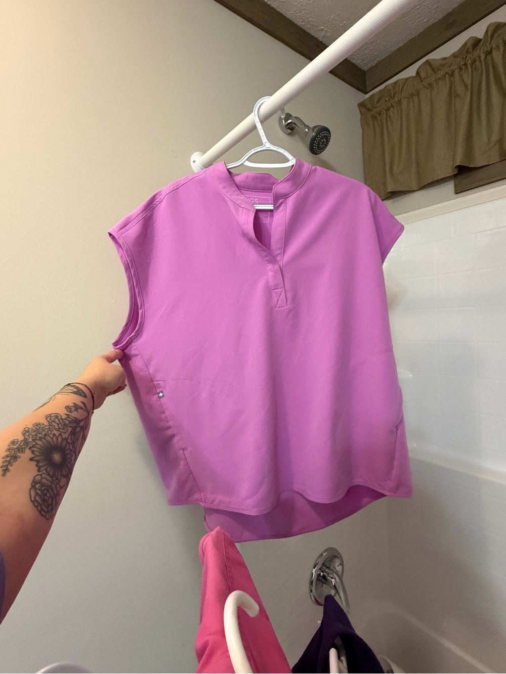 Figs Pink Cloud Rafaela scrub top - Picture 1 of 1